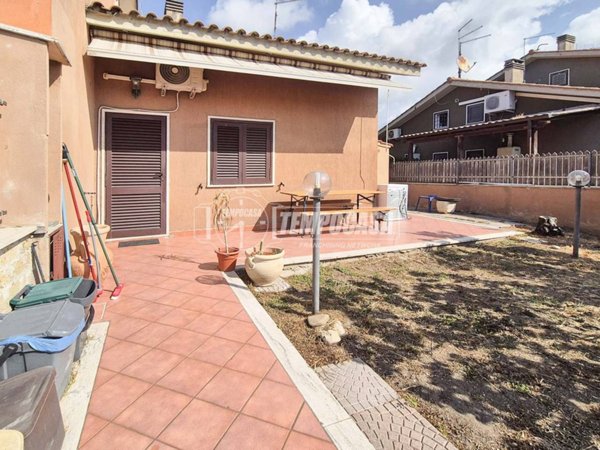 casa indipendente in vendita a Cerveteri in zona Zambra