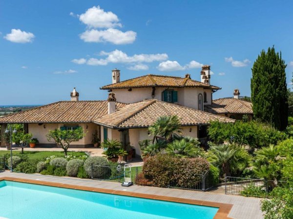 casa indipendente in vendita a Cerveteri