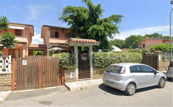 casa indipendente in vendita a Cerveteri in zona Zambra