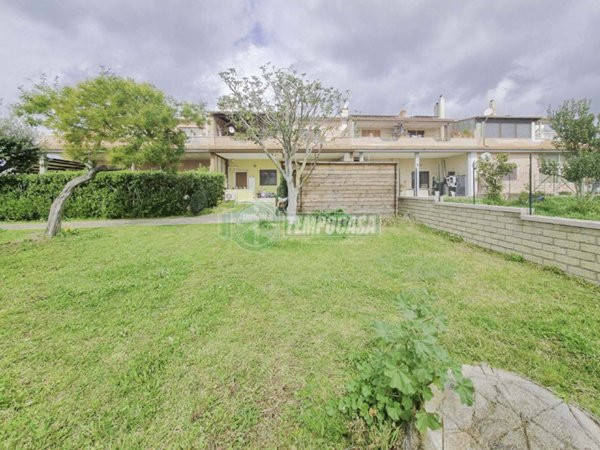 appartamento in vendita a Cerveteri in zona Sasso