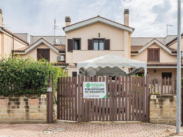 casa indipendente in vendita a Cerveteri in zona Zambra