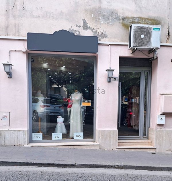 locale commerciale in vendita a Cerveteri