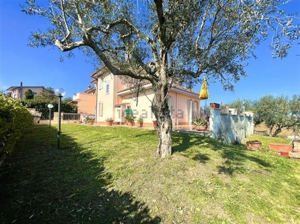 casa indipendente in vendita a Cerveteri in zona San Martino