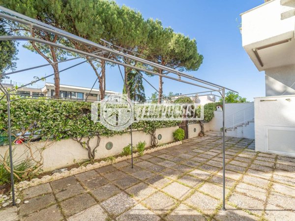 appartamento in vendita a Cerveteri in zona Marina di Cerveteri