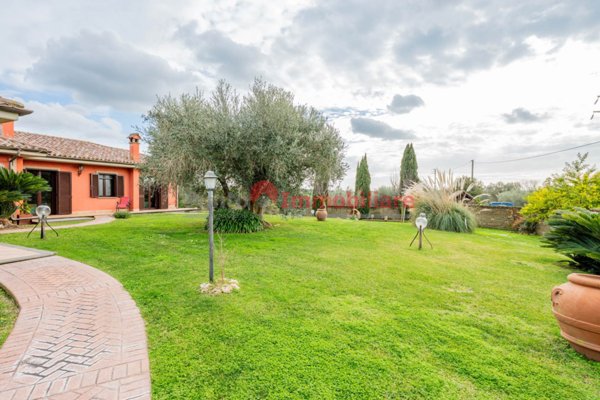 casa indipendente in vendita a Cerveteri