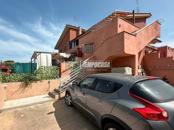 casa indipendente in vendita a Cerveteri in zona Zambra