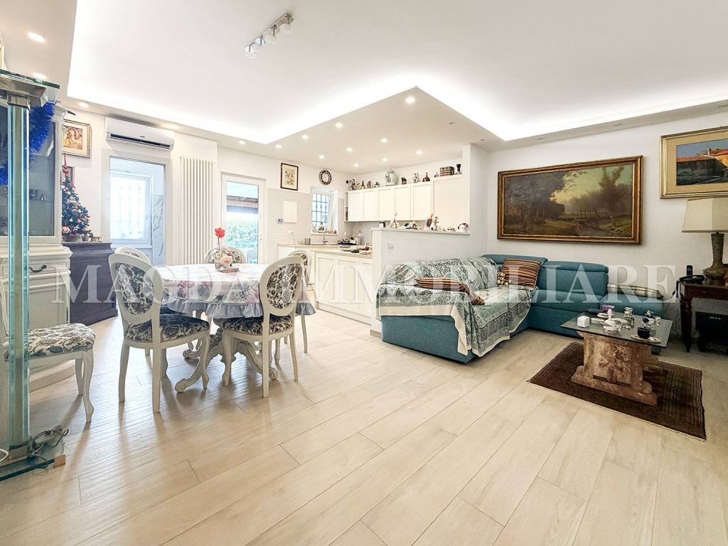 casa indipendente in vendita a Cerveteri in zona Cerenova