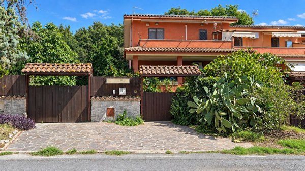 casa indipendente in vendita a Cerveteri in zona Valcanneto