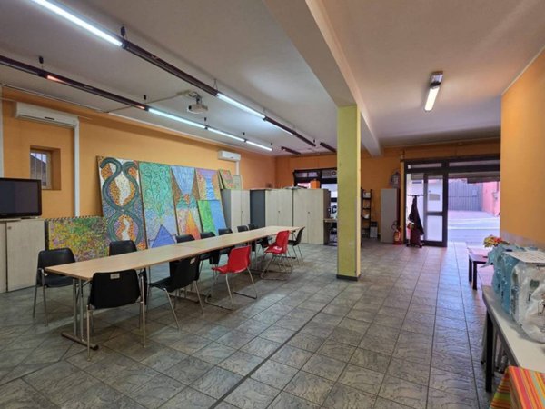 locale commerciale in vendita a Cerveteri