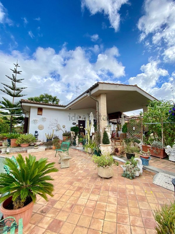 casa indipendente in vendita a Cerveteri in zona Zambra