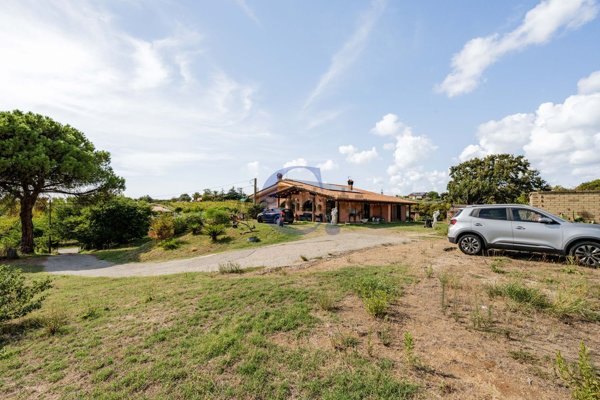casa indipendente in vendita a Cerveteri in zona Cerqueto
