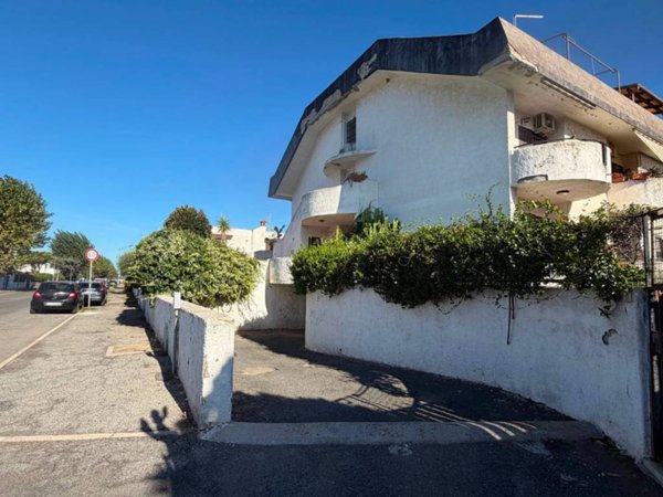 appartamento in vendita a Cerveteri in zona Cerenova
