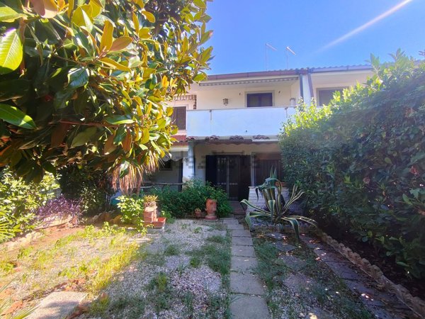 casa indipendente in vendita a Cerveteri in zona Cerenova
