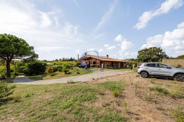 casa indipendente in vendita a Cerveteri in zona Gricciano