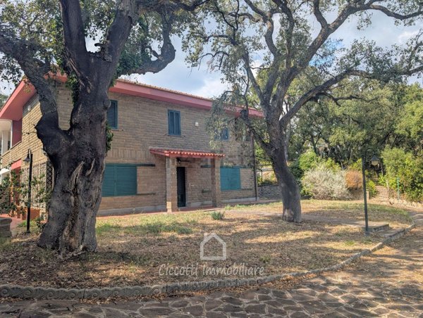 casa indipendente in vendita a Cerveteri in zona Cerqueto