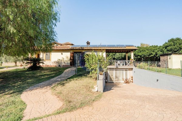 casa indipendente in vendita a Cerveteri in zona Cerqueto