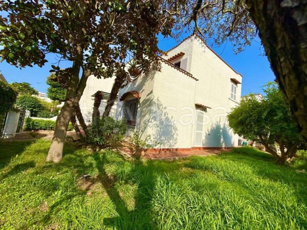 casa indipendente in vendita a Cerveteri in zona Marina di Cerveteri
