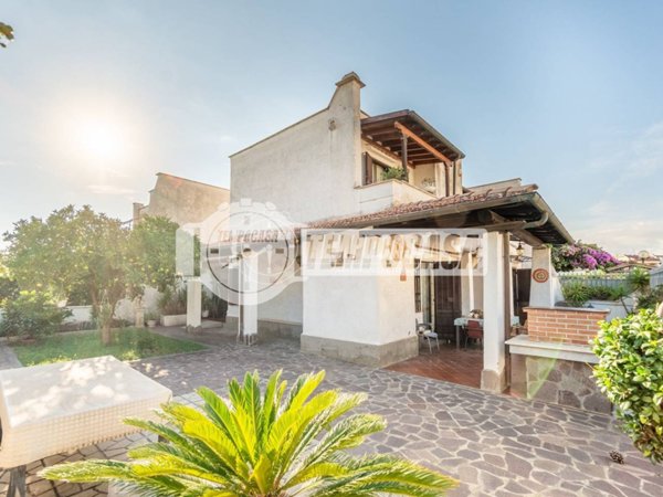 casa indipendente in vendita a Cerveteri in zona Marina di Cerveteri