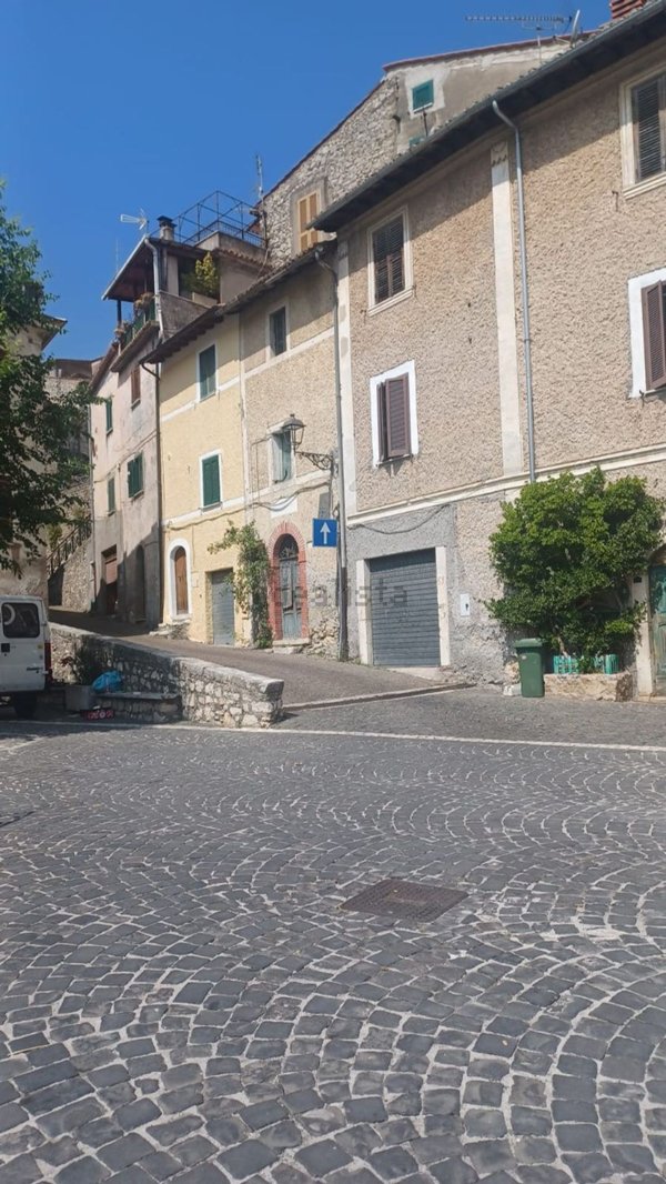 appartamento in vendita a Cineto Romano