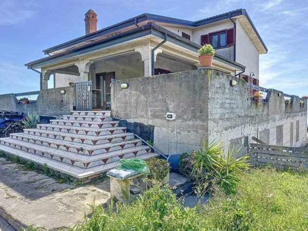 casa indipendente in vendita a Civitavecchia