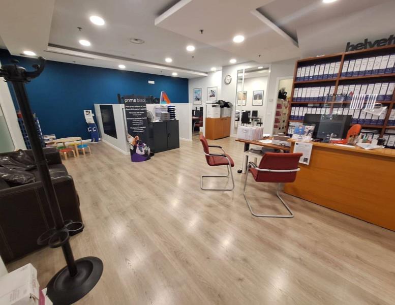 locale commerciale in vendita a Civitavecchia