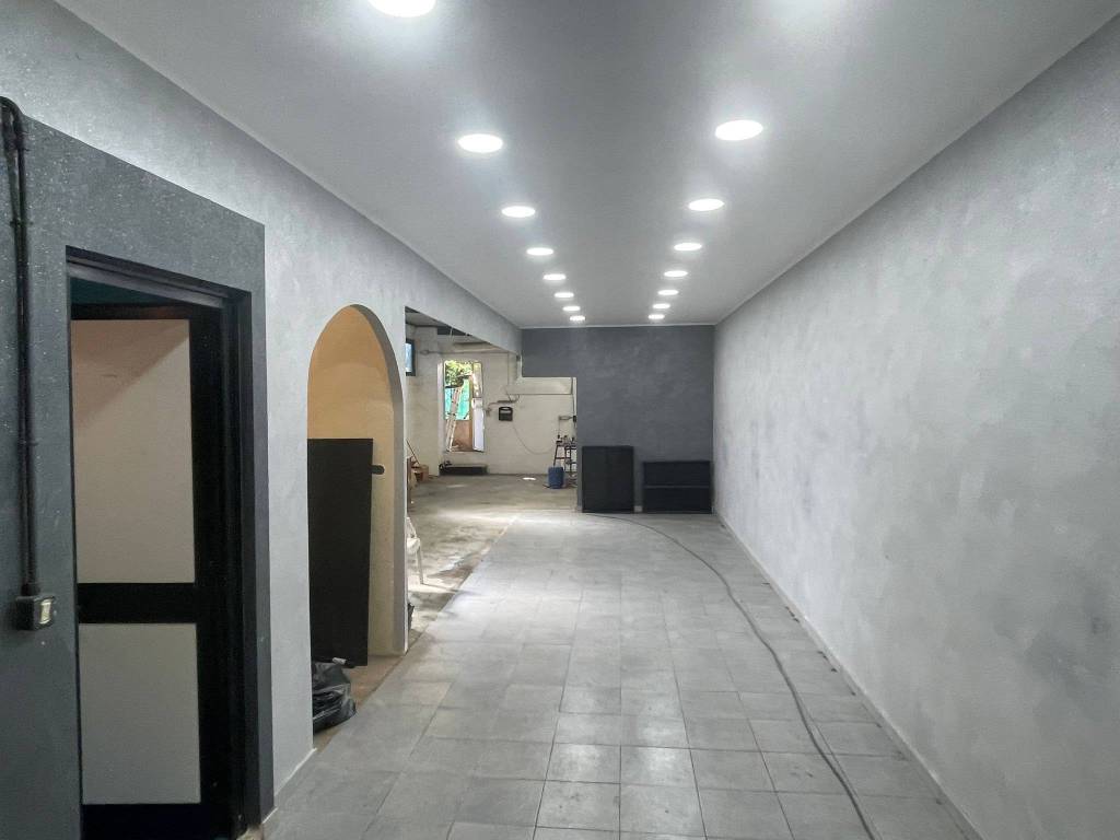 negozio in vendita a Civitavecchia