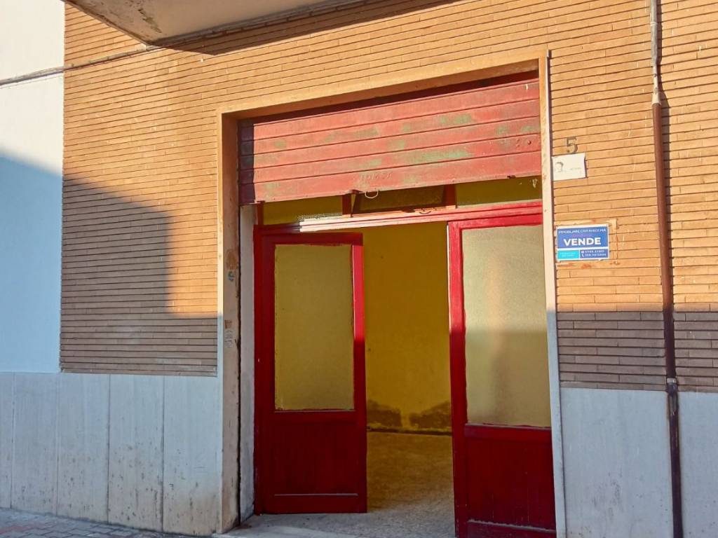 locale commerciale in vendita a Civitavecchia