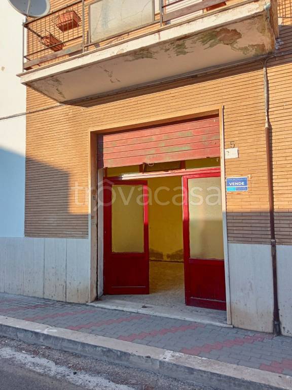 locale di sgombero in vendita a Civitavecchia