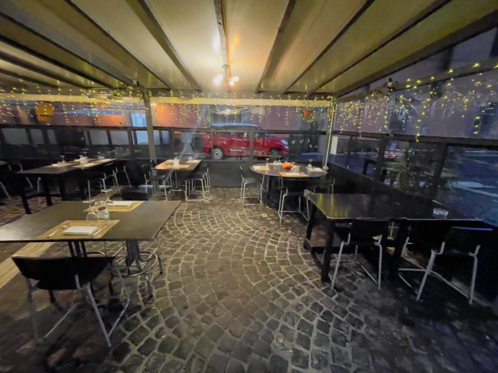 negozio in vendita a Civitavecchia
