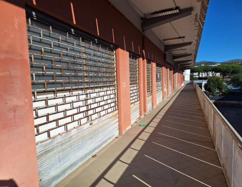 locale commerciale in vendita a Civitavecchia
