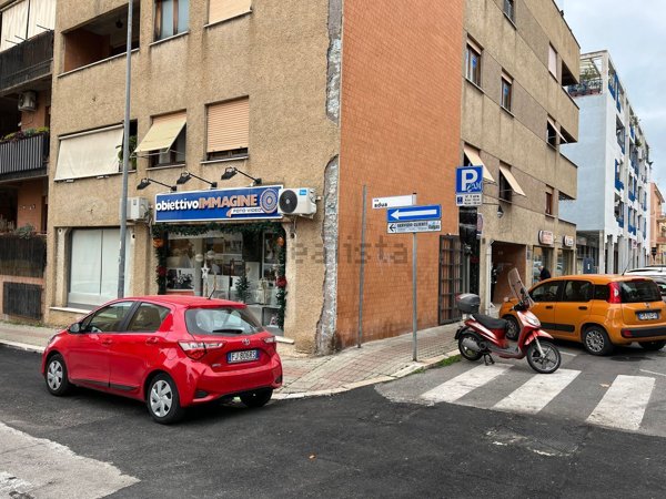 locale commerciale in vendita a Civitavecchia