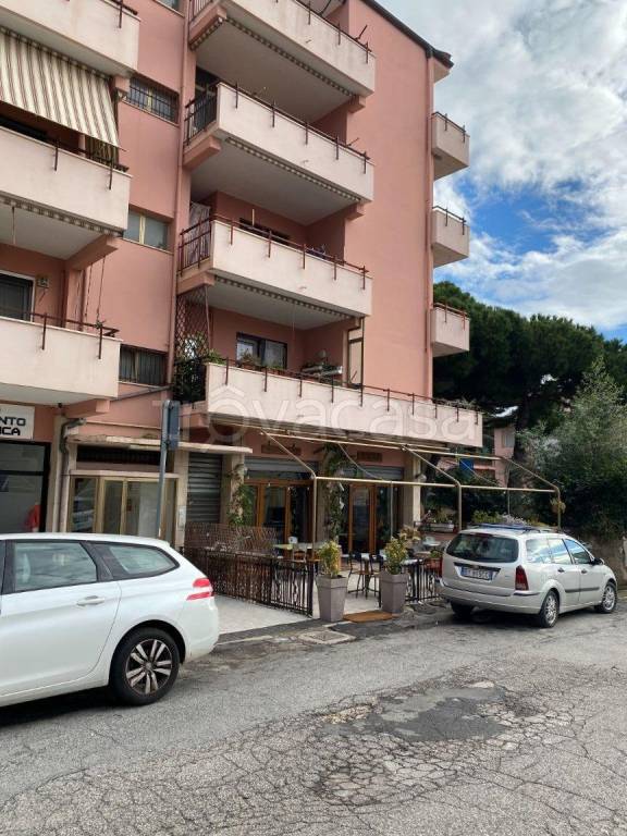 negozio in vendita a Civitavecchia