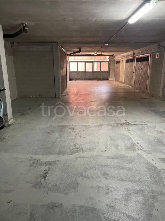 locale commerciale in vendita a Civitavecchia