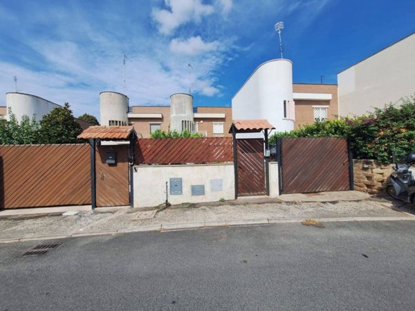 pentavano in vendita a Civitavecchia