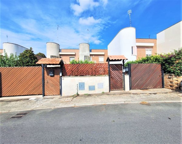 casa indipendente in vendita a Civitavecchia