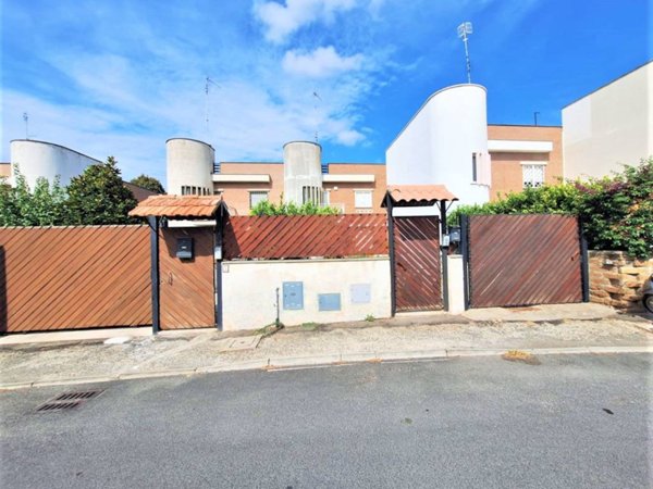 casa indipendente in vendita a Civitavecchia