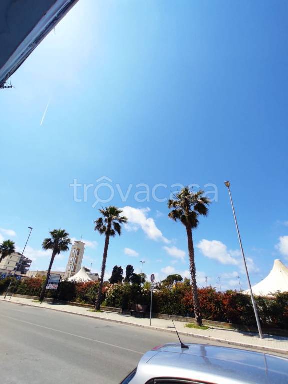 locale commerciale in vendita a Civitavecchia