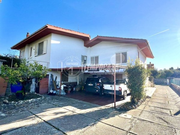 casa indipendente in vendita a Civitavecchia in zona Aurelia