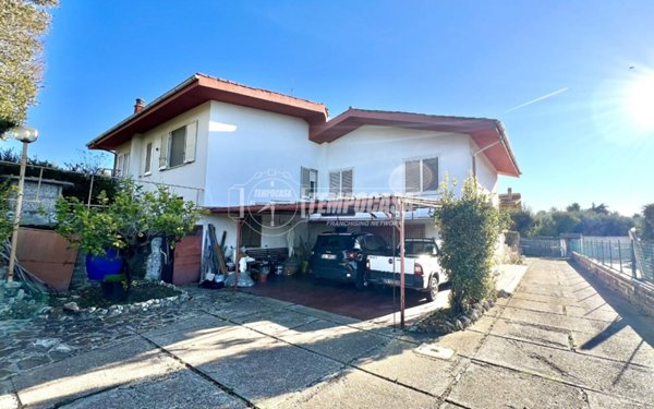 casa indipendente in vendita a Civitavecchia