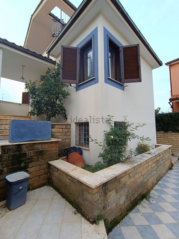 casa indipendente in vendita a Civitavecchia