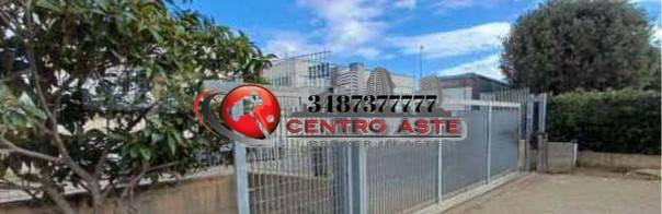 locale commerciale in vendita a Civitavecchia