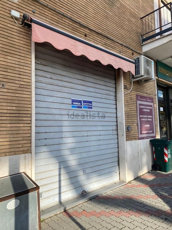 locale commerciale in vendita a Civitavecchia