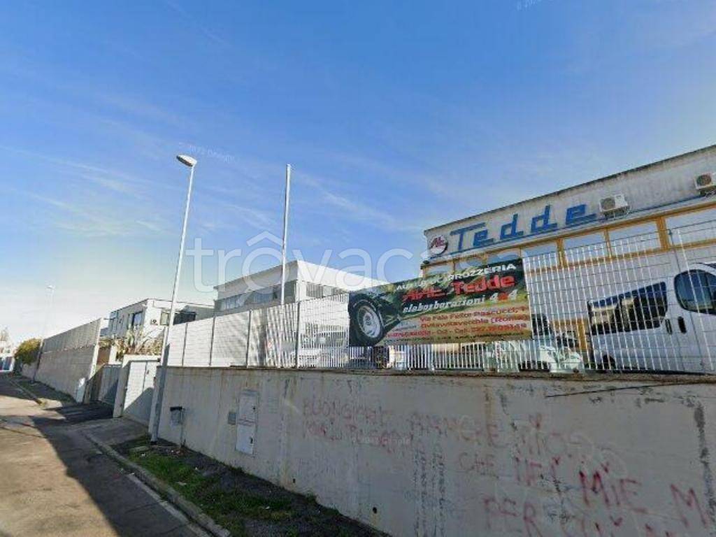 locale commerciale in vendita a Civitavecchia