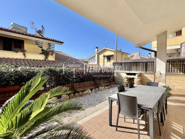 casa indipendente in vendita a Civitavecchia