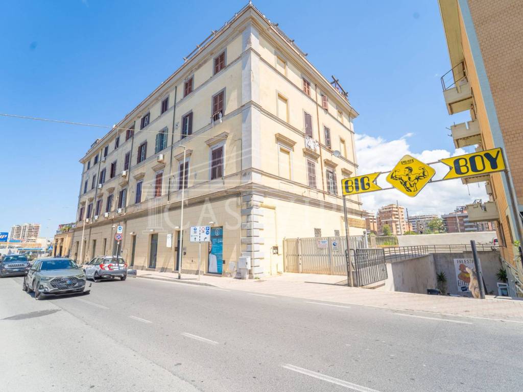 negozio in vendita a Civitavecchia