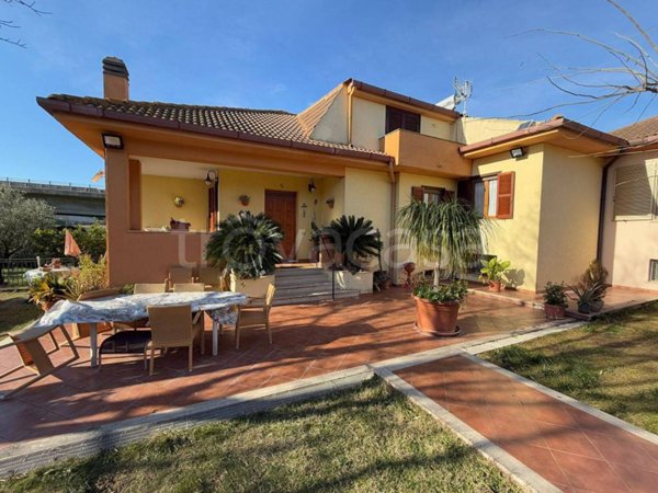 casa indipendente in vendita a Civitavecchia in zona Aurelia