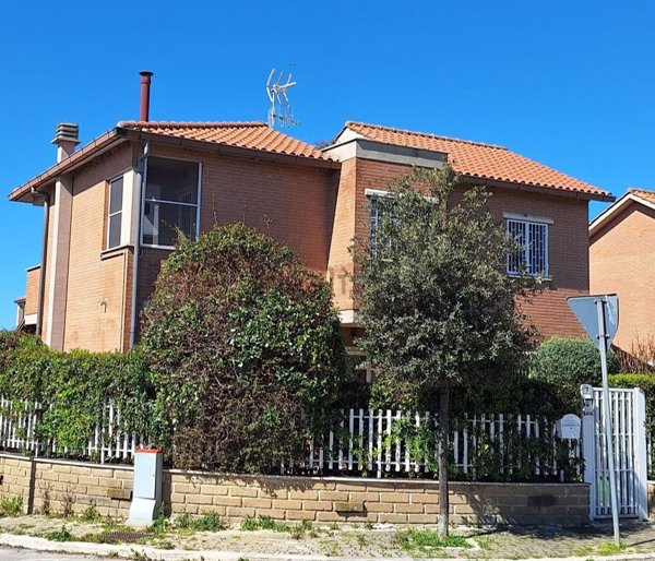 casa indipendente in vendita a Civitavecchia