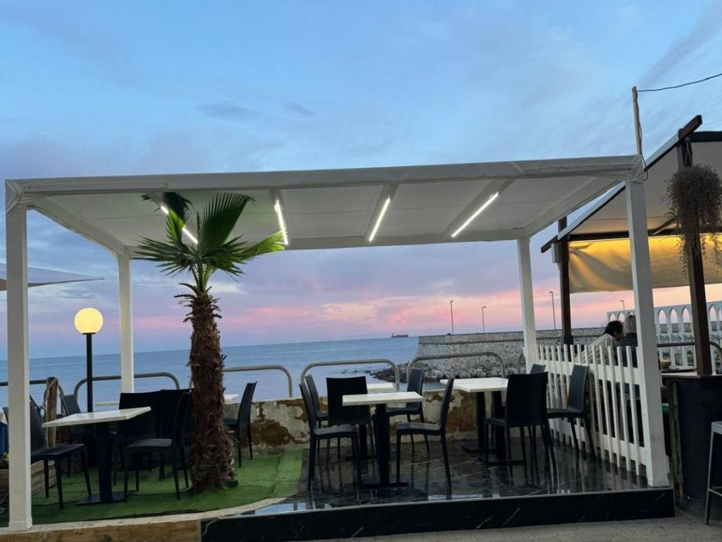 negozio in vendita a Civitavecchia