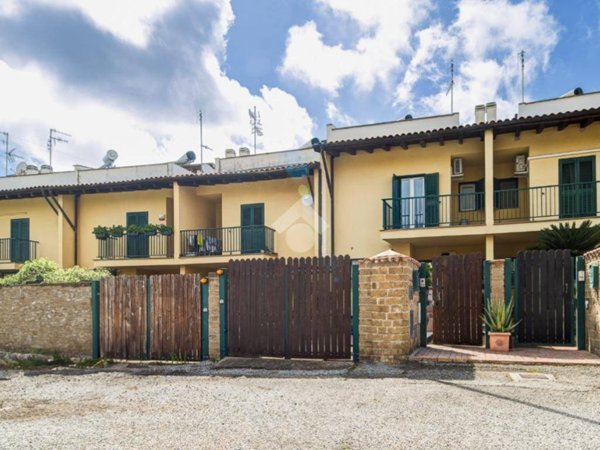casa indipendente in vendita a Civitavecchia