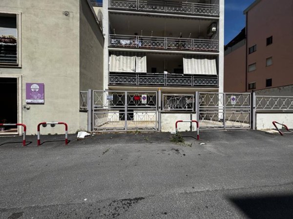 negozio in vendita a Civitavecchia